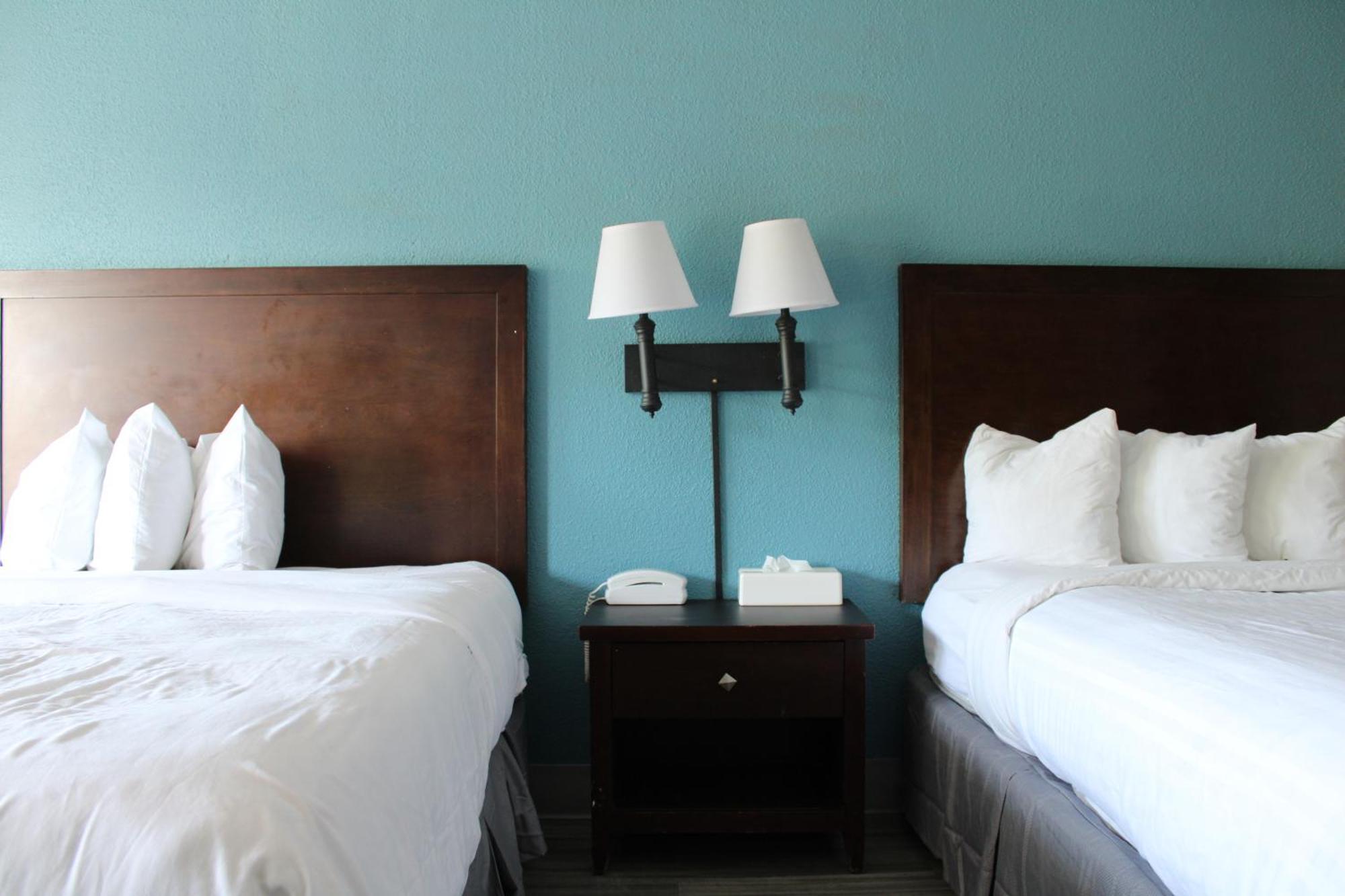 Queen Room Two Queen Beds Non-Smoking