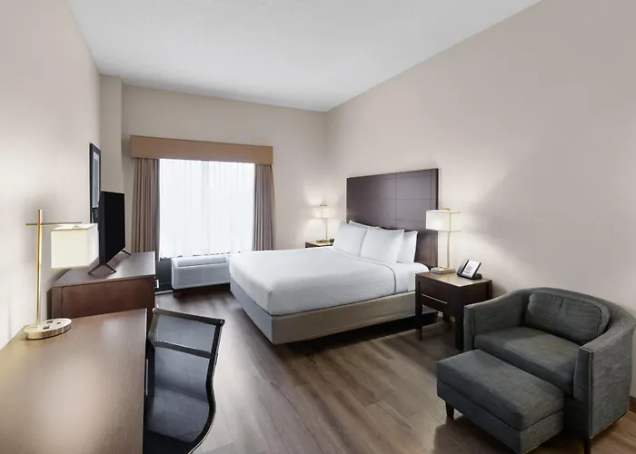 Wingate By Wyndham Destin Hotel